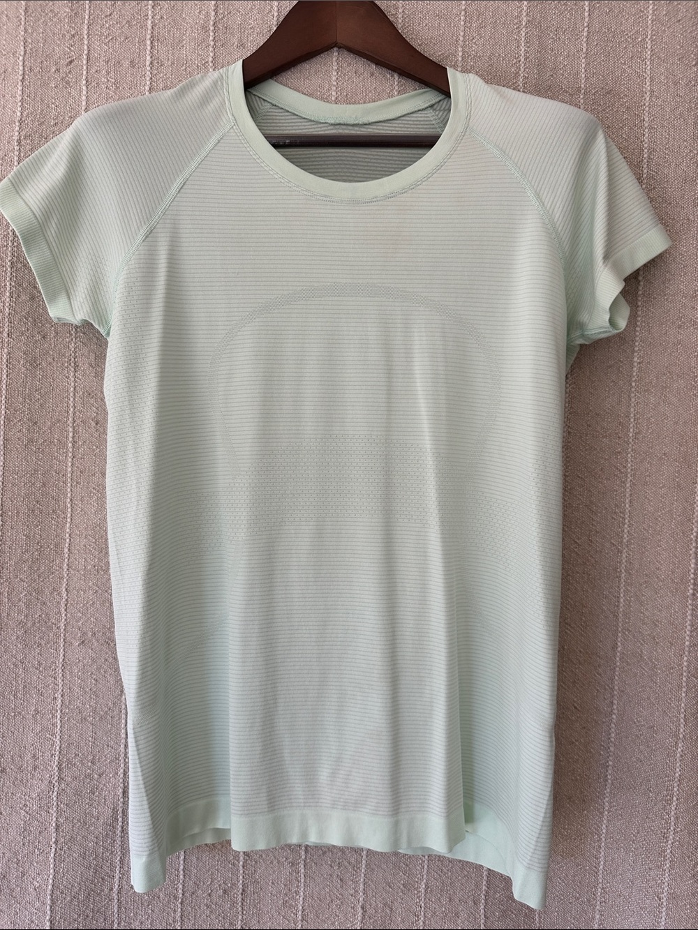 NWOT Lululemon Swiftly Tee
